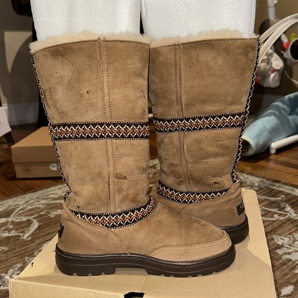 Sundance Chestnut Uggs - Picture 6 of 6